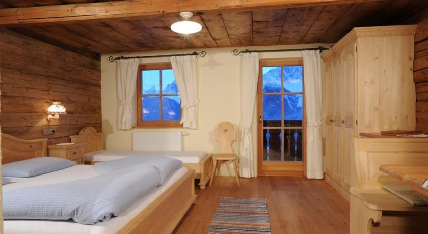 Glinzhof Mountain Natur Resort Agriturismo San Candido Room photo